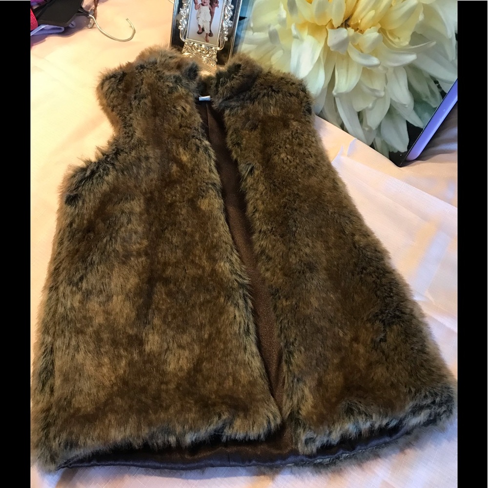 Lands End Girls Medium Faux Fur Vest